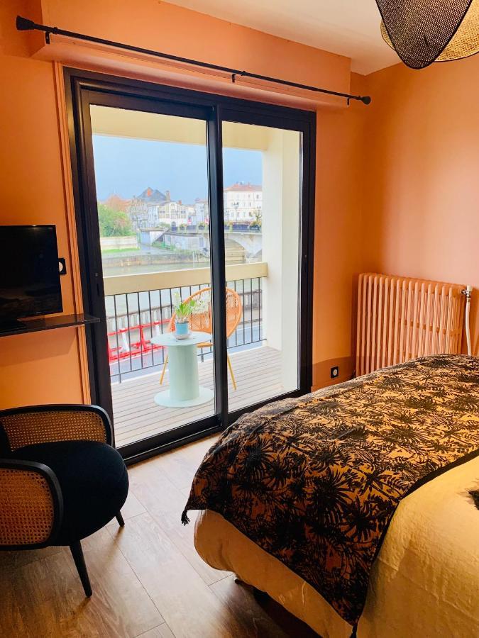 "Au Fil De La Charente" - Coeur De Saintes - Wifi Clim - Classe 4 Etoiles - 4 Pers ภายนอก รูปภาพ
